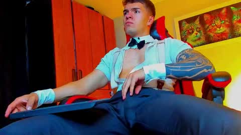 alpha_dominus_ online show from October 2025 12:19:01 AM