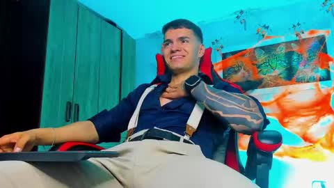 alpha_dominus_ online show from October 2025 04:44:02 AM