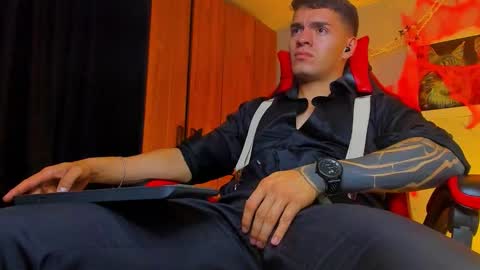 alpha_dominus_ online show from October 2025 04:01:01 AM