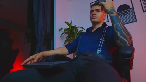 alpha_dominus_ online show from May 2026 04:09:02 AM