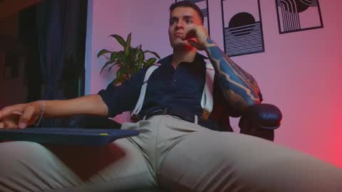 alpha_dominus_ online show from May 2026 03:56:01 AM