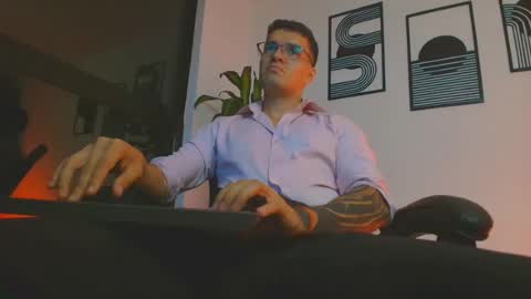 alpha_dominus_ online show from June 2026 03:42:01 AM