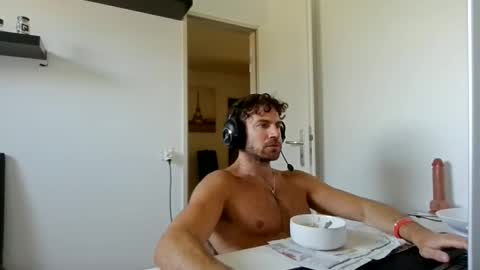 alphah_hunk online show from May 2026 10:42:01 AM