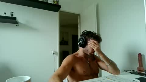 alphah_hunk online show from May 2026 10:42:02 AM