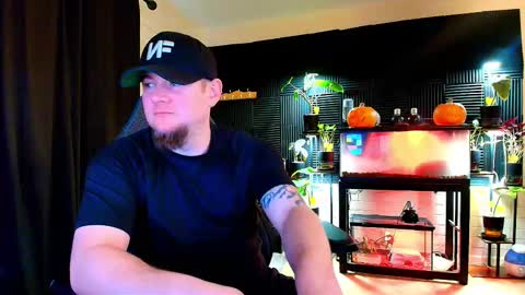 Snapshot of alphanuts101 chatting on October 2025 08:51:02 PM Ryno online show from October 2025 08:51:02 PM