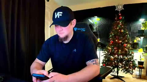 Snapshot of alphanuts101 chatting on December 2025 07:21:01 PM Ryno online show from December 2025 07:21:01 PM