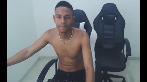 alphas_latins online show from March 2026 07:02:02 PM