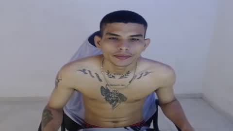 alphas_latins online show from May 2026 06:26:04 PM