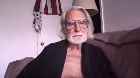 Snapshot of alphauniform chatting on December 2025 07:10:02 PM AlphaUniform online show from December 2025 07:10:02 PM