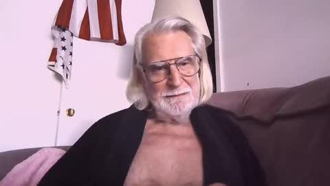 Snapshot of alphauniform chatting on February 2026 04:06:02 PM AlphaUniform online show from February 2026 04:06:02 PM