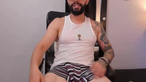 Snapshot of alukardbig chatting on November 2025 01:32:02 PM alukardbig online show from November 2025 01:32:02 PM