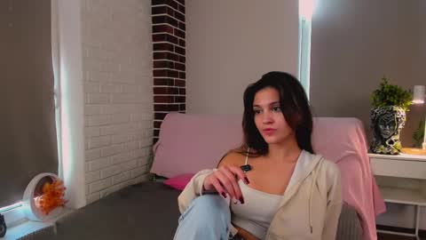 Snapshot of alvabierl chatting on September 2025 12:05:01 PM Amelia online show from September 2025 12:05:01 PM