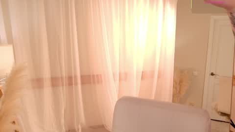 Snapshot of alwayssunnny chatting on May 2026 05:15:01 AM Lilu online show from May 2026 05:15:01 AM