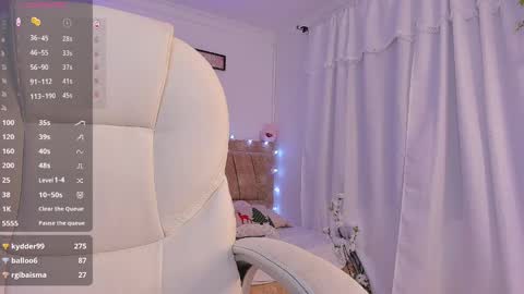 Snapshot of aly_moon chatting on January 2025 05:23:02 AM Im Aly3 online show from January 2025 05:23:02 AM