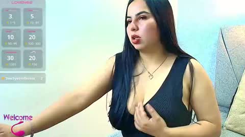 Snapshot of aly_smith_ chatting on October 2025 11:33:02 AM A L Y online show from October 2025 11:33:02 AM