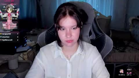 alyaska_yang online show from June 2026 04:52:02 PM