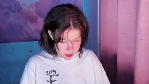 alyaska_yang online show from July 2026 11:52:02 AM