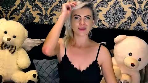 aly online show from December 2024 12:13:01 PM