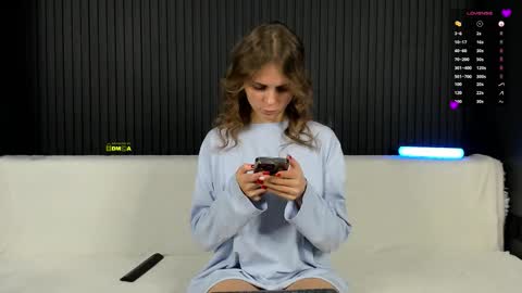 Alena online show from January 2026 12:32:02 PM