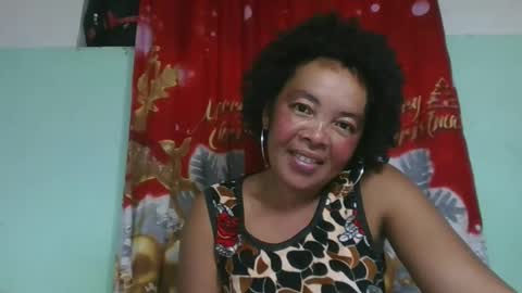 Snapshot of alypierette chatting on November 2025 06:50:01 PM alypierette online show from November 2025 06:50:01 PM