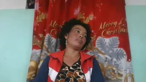 Snapshot of alypierette chatting on November 2025 06:55:01 AM alypierette online show from November 2025 06:55:01 AM