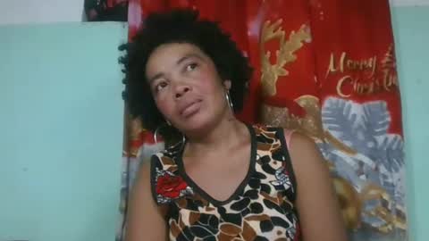 Snapshot of alypierette chatting on November 2025 06:59:02 PM alypierette online show from November 2025 06:59:02 PM