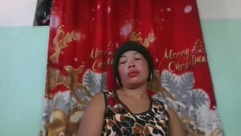 Snapshot of alypierette chatting on November 2025 04:25:02 AM alypierette online show from November 2025 04:25:02 AM