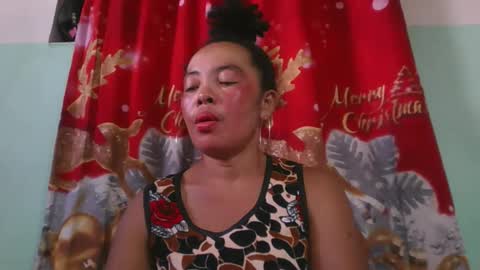 Snapshot of alypierette chatting on November 2025 07:44:02 AM alypierette online show from November 2025 07:44:02 AM