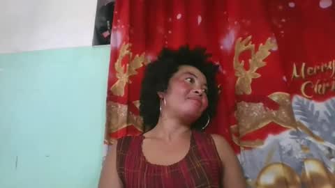 Snapshot of alypierette chatting on December 2025 07:35:01 AM alypierette online show from December 2025 07:35:01 AM