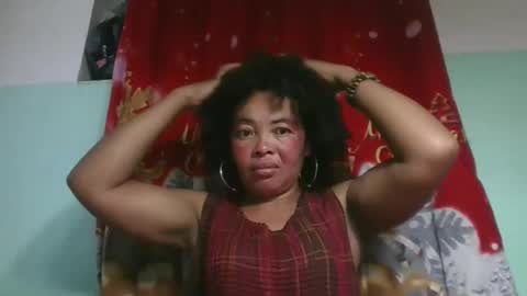 Snapshot of alypierette chatting on December 2025 03:12:02 AM alypierette online show from December 2025 03:12:02 AM