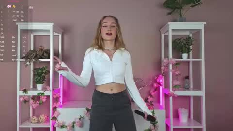 Vanessa online show from September 2025 04:42:02 PM