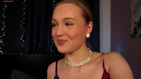 Vanessa online show from October 2025 06:07:01 PM