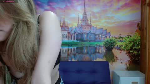 Snapshot of alyy_cute chatting on December 2024 02:16:01 PM Alyy online show from December 2024 02:16:01 PM