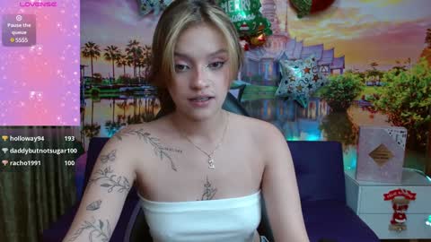 Snapshot of alyy_cute chatting on December 2024 09:06:01 PM Alyy online show from December 2024 09:06:01 PM