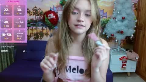 Snapshot of alyy_cute chatting on December 2024 02:10:01 PM Alyy online show from December 2024 02:10:01 PM