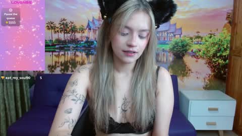Snapshot of alyy_cute chatting on January 2025 02:22:01 PM Alyy online show from January 2025 02:22:01 PM