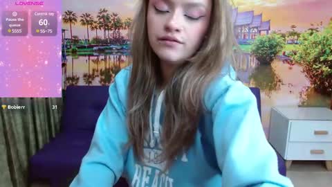 Snapshot of alyy_cute chatting on February 2025 05:18:02 PM Alyy online show from February 2025 05:18:02 PM