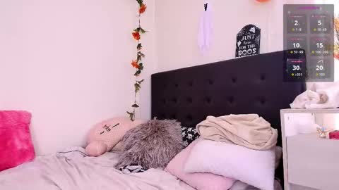 Snapshot of amabella_w chatting on October 2025 06:52:02 PM Isabella online show from October 2025 06:52:02 PM