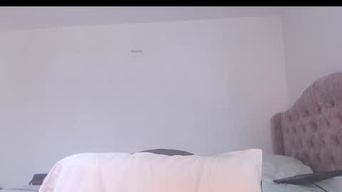 valentia online show from September 2025 09:53:02 PM