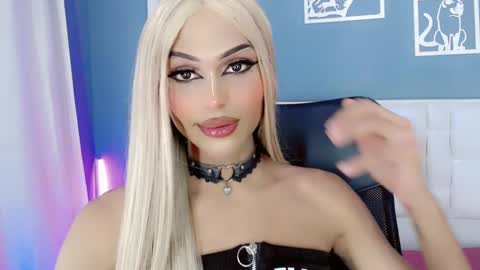 Snapshot of amal_baddel_ chatting on January 2025 10:20:01 AM amal_baddel_ online show from January 2025 10:20:01 AM