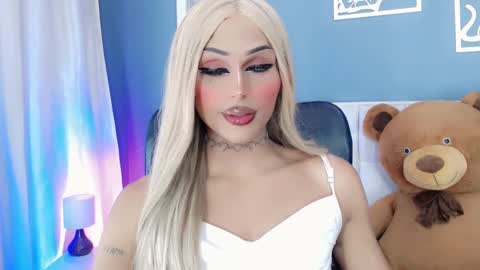 Snapshot of amal_baddel_ chatting on February 2025 09:00:02 AM amal_baddel_ online show from February 2025 09:00:02 AM