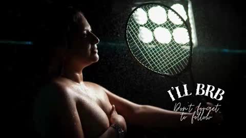 Snapshot of amalia_rosse_ chatting on November 2025 09:17:02 PM Amalia Im Back See you soon this January 7 at 10 pm Colombia time online show from November 2025 09:17:02 PM