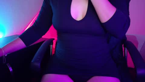 Snapshot of amalia_rosse_ chatting on June 2026 12:30:01 AM Amalia Im Back See you soon this January 7 at 10 pm Colombia time online show from June 2026 12:30:01 AM