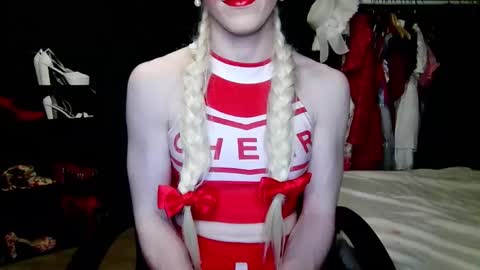 Snapshot of amaliecd chatting on October 2025 07:56:02 PM Amalie online show from October 2025 07:56:02 PM