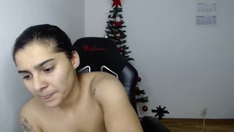 The queen of the biceps  online show from December 2025 12:18:02 AM