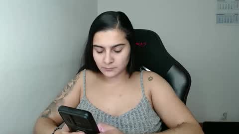 The queen of the biceps  online show from February 2026 06:25:01 PM