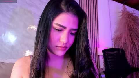 Luisa online show from September 2025 01:21:01 AM