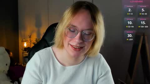 Snapshot of amanda_butlerr chatting on November 2025 09:42:02 AM Hi im Amanda online show from November 2025 09:42:02 AM