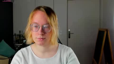 Snapshot of amanda_butlerr chatting on November 2025 09:53:01 AM Hi im Amanda online show from November 2025 09:53:01 AM