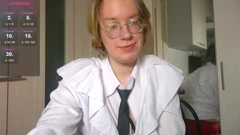 Snapshot of amanda_butlerr chatting on February 2026 06:01:01 PM Hi im Amanda online show from February 2026 06:01:01 PM